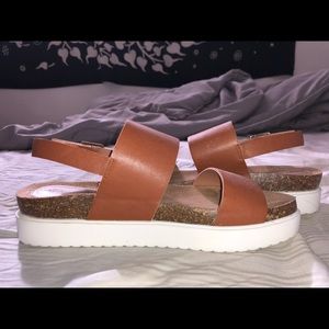 Breckelles Women Platform Sandals